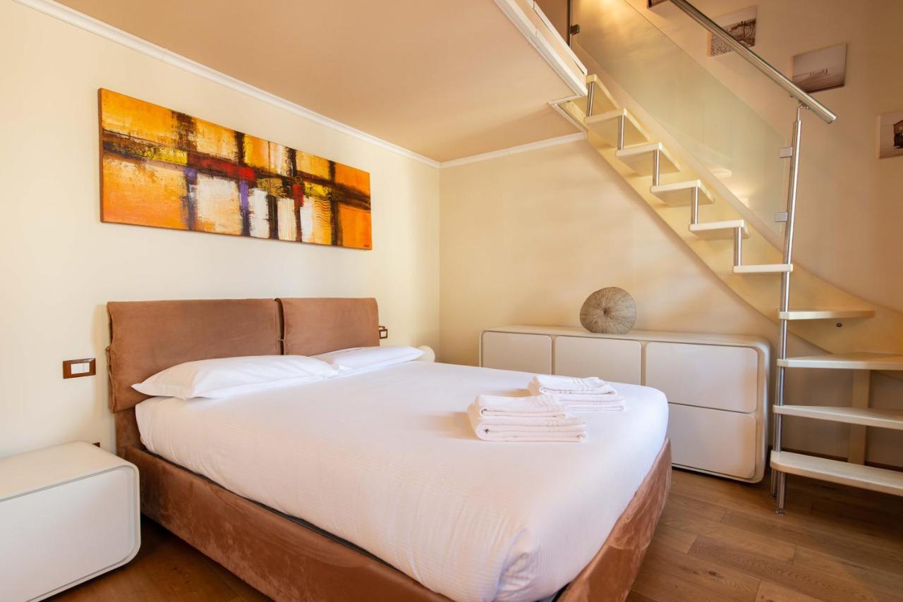 Modern, Bright Near Boboli Gardens & Santo Spirito - Homeunity ฟลอเรนซ์ ภายนอก รูปภาพ