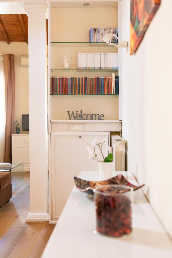 Modern, Bright Near Boboli Gardens & Santo Spirito - Homeunity ฟลอเรนซ์ ภายนอก รูปภาพ