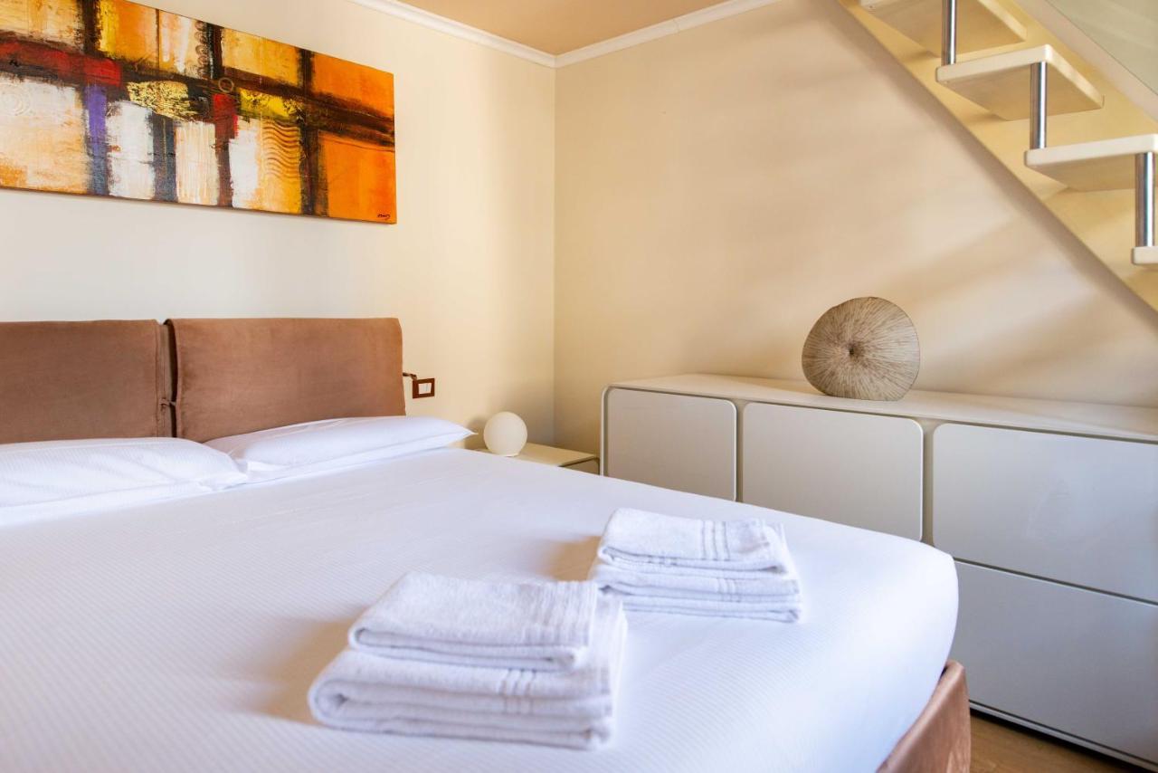 Modern, Bright Near Boboli Gardens & Santo Spirito - Homeunity ฟลอเรนซ์ ภายนอก รูปภาพ